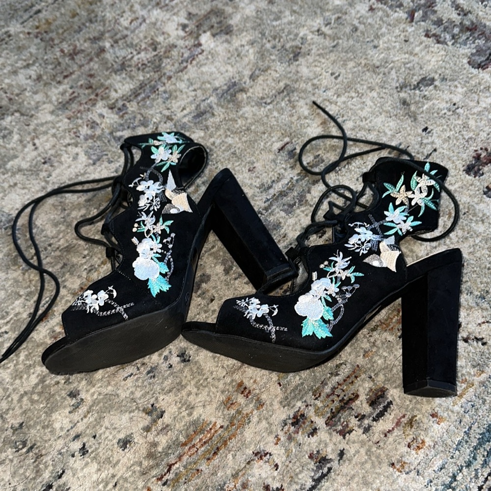Lace up floral sandals